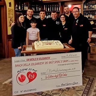 Ottomila euro di solidarietà per la Collina degli Elfi con il Natale dei Brüt Sporc e Gram Ottomila euro di solidarietà per la Collina degli Elfi con il Natale dei Brüt Sporc e Gram