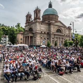 Oltre 130 ospiti, 35milae presenze e tre giorni di piazze gremite il Festival della TV a Dogliani