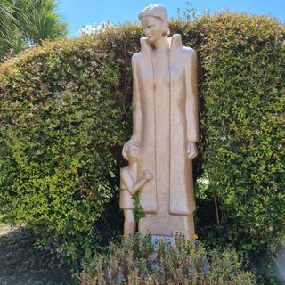 Monumento dedicato alla mamma a Pietra Ligure