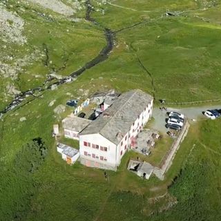 Una veduta aerea di Pian del Re (foto di Davide Giordano)