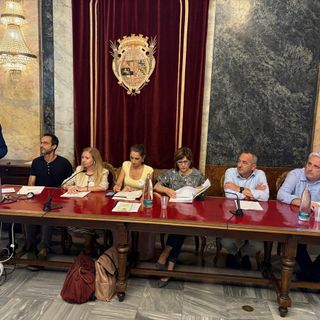 Il tavolo dei relatori alla conferenza stampa di presentazione del progetto "A bordo della Meraviglia"