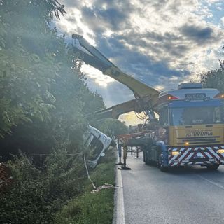 Le operazioni di recupero hanno coinvolto tra autogru