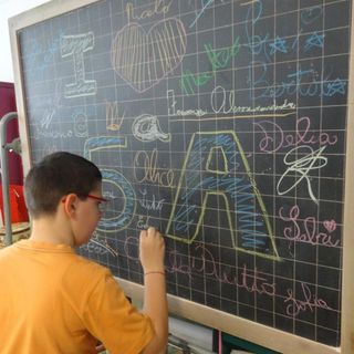 Si ritorna a scuola, ma quanto ci costa? (Spoiler: tanto)