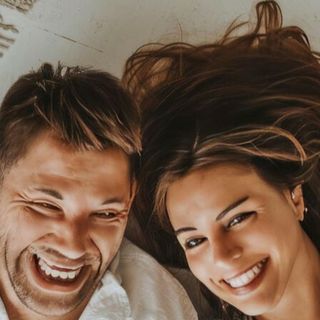 Stanca di chat inutili? Trova l'amore vero con Anna e Anna!