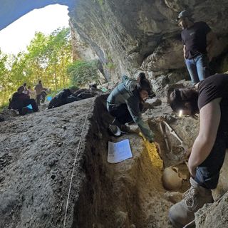 Una fase degli scavi ad Aisone G. Bernardi Arch. APAM