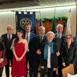Alessandra Moretti, Remo Gattiglia, Lucia Ernè, Luigi Minasso, Giuseppe Artuffo, Piera Arata (presidente Rotary Alba), Natale Spineto, Manuela Busso e Lorenzo Gallo