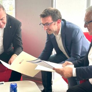 In una foto di archivio il consigliere comunale Emanuele Bolla, con l’assessore regionale al turismo Paolo Bongioanni e il consigliere provinciale al turismo Rocco Pulitanò