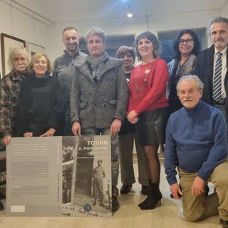 Giacomo Dotta tra gli amici del Caffè letterario di Albedo Giacomo Dotta tra gli amici del Caffè letterario di Albedo