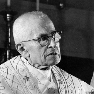 Don Giacomo Alberione, fondatore della Famiglia Paolina e del Gruppo San Paolo