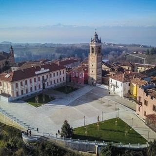 Una veduta di La Morra e del suo Belvedere