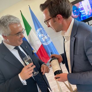 L'assessore albese Emanuele Bolla con l'ambasciatore Liborio Stellino