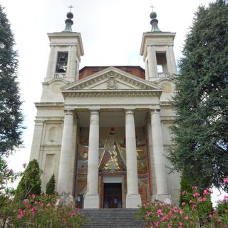In foto il santuario della Madonna dei Fiori, a Bra