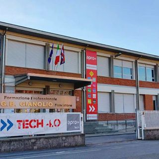 L'ingresso dell'Apro Formazione ad Alba