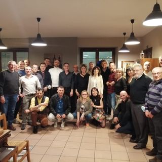 Elena Borgna (al centro) con colleghi ed ex colleghi della Polizia Municipale di Alba