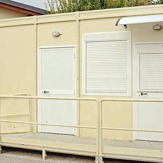 Il container che ospita il servizio Poste Italiane a Castiglione Falletto