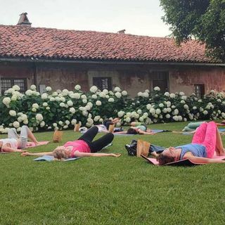 Yoga nel parco di Villa Belvedere: a giugno quattro incontri immersi nella natura