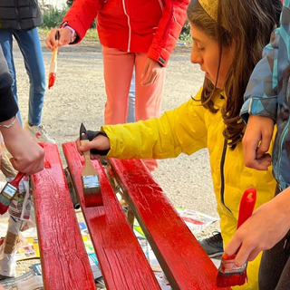 A Demonte una panchina rossa in memoria di Federica Giraudo, giovane borgarina vittima di femminicidio nel 2006 A Demonte una panchina rossa in memoria di Federica Giraudo, giovane borgarina vittima di femminicidio nel 2006