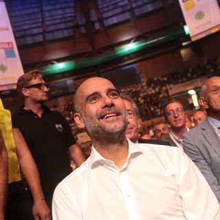 Pep Guardiola superstar per i &quot;Dialoghi sul talento&quot; della Fondazione Crc [FOTO E VIDEO]