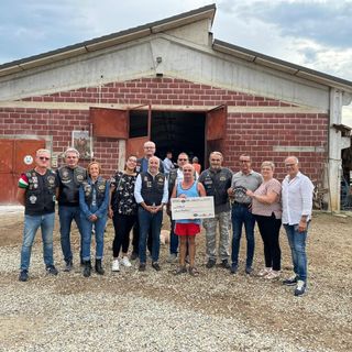 La generosità di Alba Chapter e la nascita di un vitellino nell’allevamento falcidiato dal sorgo [FOTO]