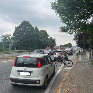 Per qualche automobilista l'attesa in coda è durata oltre 45 minuti