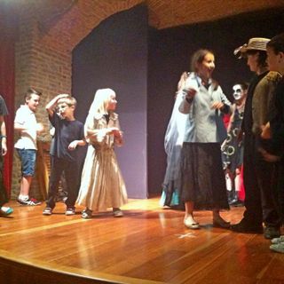 Dogliani: grande successo per lo spettacolo dei ragazzi del corso di teatro