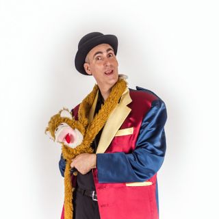 &quot;Aspettando Papà Noel&quot;: uno spettacolo tra teatro, cabaret e illusionismo al Civico di Caraglio