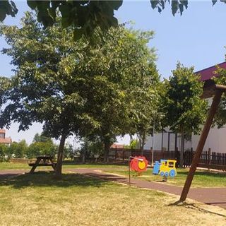 Caro bollette, Salmour riduce l'illuminazione notturna: chiusi i parchi giochi dal tramonto all'alba Caro bollette, Salmour riduce l'illuminazione notturna: chiusi i parchi giochi dal tramonto all'alba