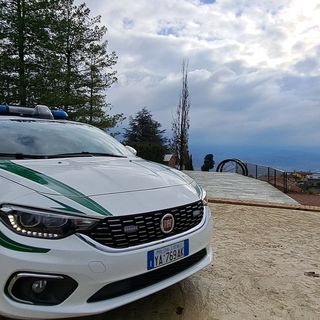 Una decina di soggetti stranieri, in particolare inglesi e irlandesi, identificati dalla Polizia Locale guarenese