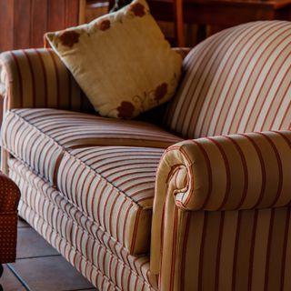 Lo stile senza tempo del divano Chesterfield Lo stile senza tempo del divano Chesterfield