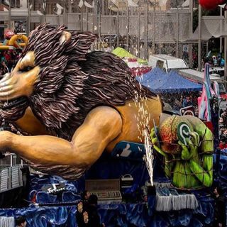 Il carro allegorico "Leoni da tastiera" - foto profilo fb paolo biglione