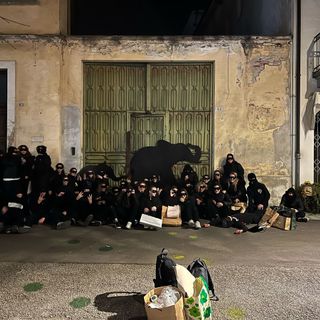 Il collettivo "Compagni di Bank(s)y"