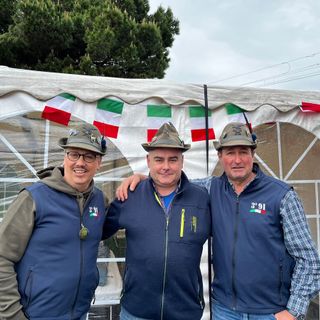 Commilitoni 34 anni fa, si ritrovano all'Adunata di Biella