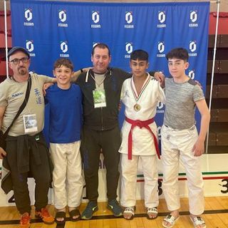 Nella foto, da sinistra: il tecnico Silvio Baschieri, Diego Allione, il Maestro Diego Penone, Francesco Giammario e Achille Bonito