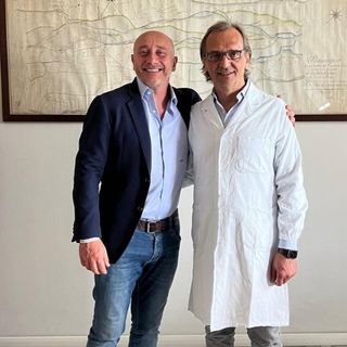 Bernardi (a destra) con il direttore generale del Santa Croce Livio Tranchida
