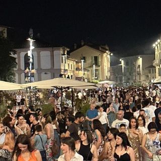 Torna a Saluzzo la quinta edizione di Saluzzo Shopping Night: tre serate di shopping e musica Torna a Saluzzo la quinta edizione di Saluzzo Shopping Night: tre serate di shopping e musica