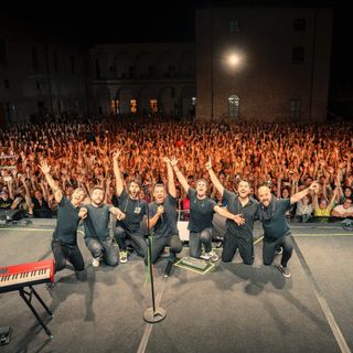 Francesco Gabbani nella tappa del suo tour a Piacenza:  oggi alle 13 sarà a Sampeyre