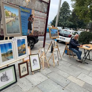 L’arte en plein air illumina Piazzale della Libertà e Corso Giolitti: i pittori trasformano la stazione di Cuneo in un atelier a cielo aperto