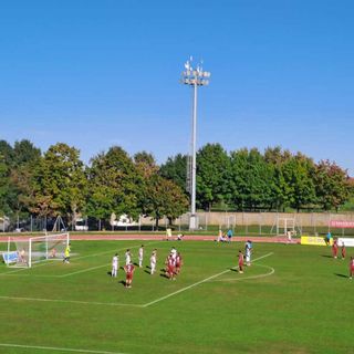 Un calcio di punizione del Saluzzo