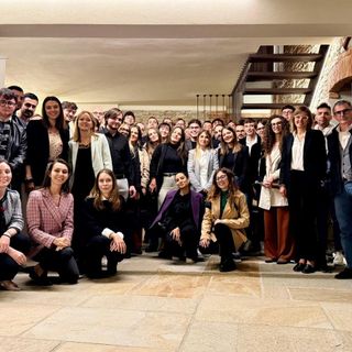Il coraggio di costruire insieme: il Gruppo Giovani Soci di BeneBanca verso nuove prospettive Il coraggio di costruire insieme: il Gruppo Giovani Soci di BeneBanca verso nuove prospettive