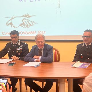 Al Comando Carabinieri la conferenza tenuta dal procuratore capo Onelio Dodero. Alla sua destra il comandante provinciale dell'Arma, colonnello Marco Piras