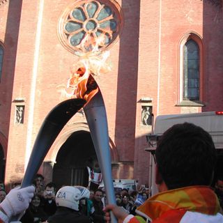 Fiamma Olimpica 2006 - archivio foto Alba Fiamma Olimpica 2006 - archivio foto Alba