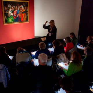 Cuneo, la mostra Borghese si anima: visite, laboratori e musica a lume di candela