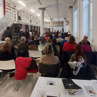 Tre scaffali per tre "ragazze di Asti": la Biblioteca Faletti intitola spazi a Daniela Albertelli, Alessandra Appiano ed Elisa Schininà