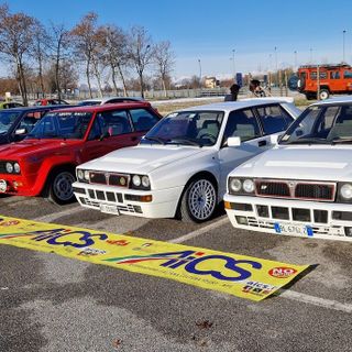 Cuneo, primo raduno di auto storiche per la Giornata internazionale contro la violenza sulle donne