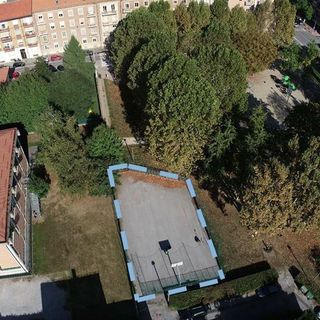 Cuneo, un nuovo spazio per i giovani: il campo da basket di Piazza II Reggimento Alpini sarà rimesso a nuovo