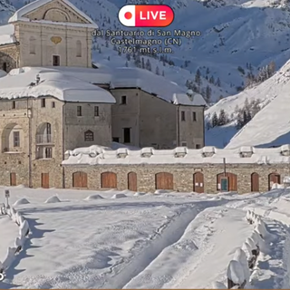 Oggi cielo sereno e temperature in rialzo. Da domani una nuova, intensa perturbazione Oggi cielo sereno e temperature in rialzo. Da domani una nuova, intensa perturbazione