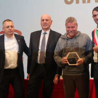 Angelo Parola insieme all'assessore Toti, al sindaco Tallone e al presidente della Fondazione CRF Fruttero