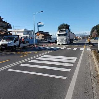 Via Genova a Cuneo con il novo attraversamento pedonale