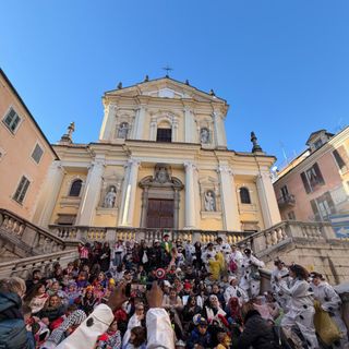 Ceva, un carnevale di colori e allegria per grandi e piccini Ceva, un carnevale di colori e allegria per grandi e piccini