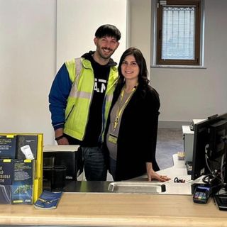 Un amore nato nel centro di distribuzione a Dronero: la storia di San Valentino di Poste Italiane Un amore nato nel centro di distribuzione a Dronero: la storia di San Valentino di Poste Italiane